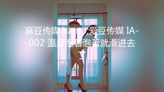 【新速片遞】  ⚫️⚫️一王两后，帝王般享受！难得一见OF无敌巨乳大奶牛hhh12最新啪啪长视频，肏一个手还玩一个，双波霸玩到虚脱