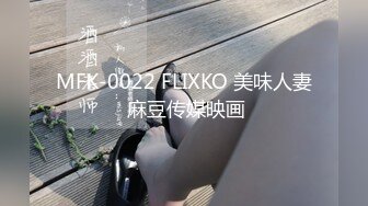 黑丝高跟露脸极品人妻母狗镜头前让大哥和狼友调教发骚，道具玩逼插菊花 插