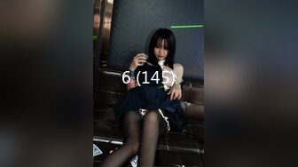 土豪高级公寓操性感漂亮的女神美女身上擀面皮包饺子