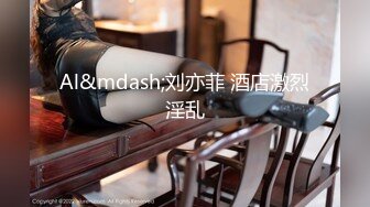 摄像头监控偷拍老婆玩手机老公研究逼最后大家拿着手机啪啪