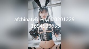 【新片速遞】   情趣黑丝豹纹御姐吃鸡吞精 好舒服 吃着鸡 自己逼里还要插个振动棒 技术就是好 舔的干干净净