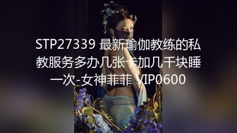 老哥找了个颜值不错苗条妹子直播啪啪 洗澡口交干到一半妹子生气了再继续 很是诱惑喜欢不要错过